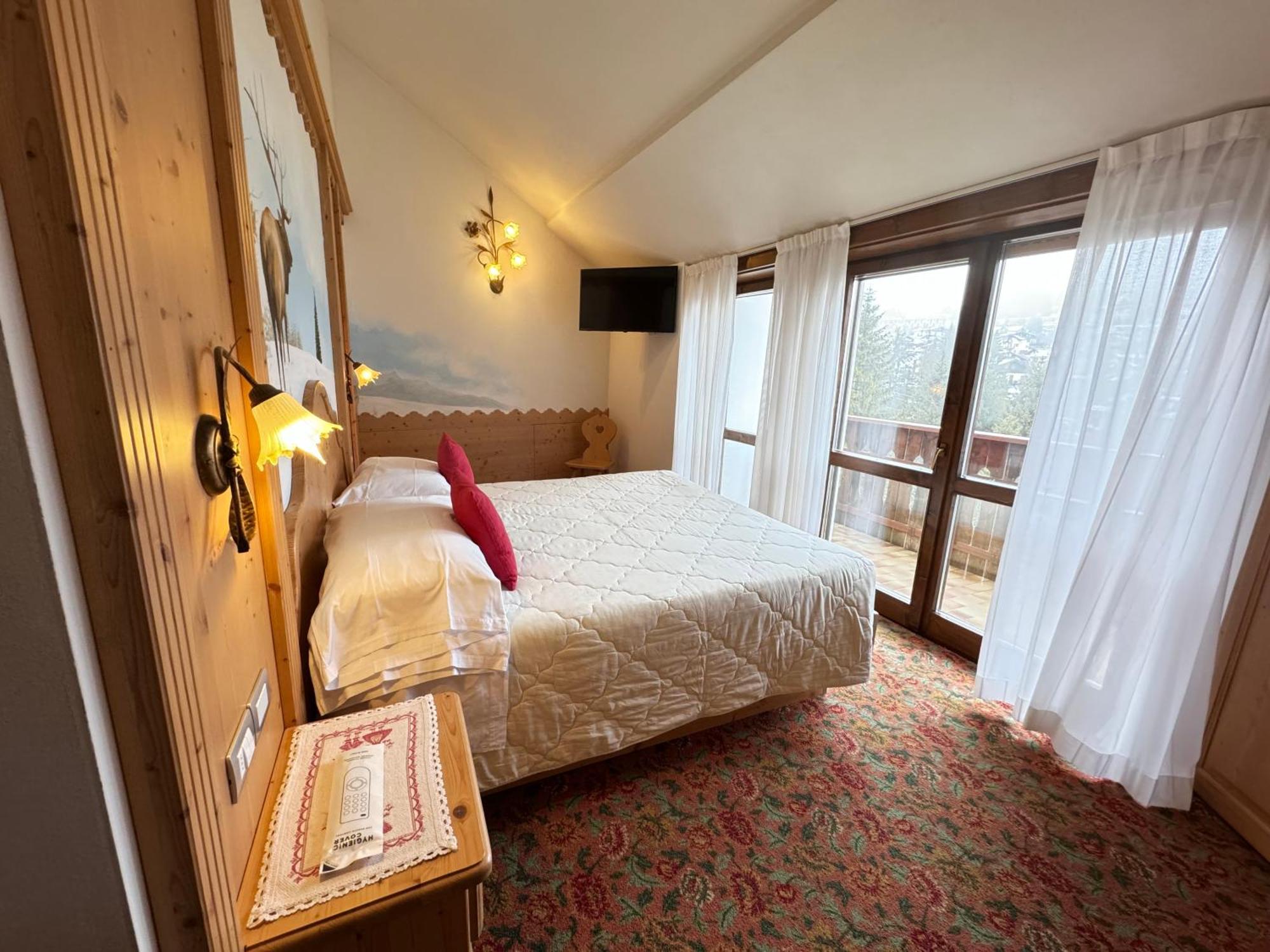 Hotel Europa San Martino Di Castrozza Bilik gambar
